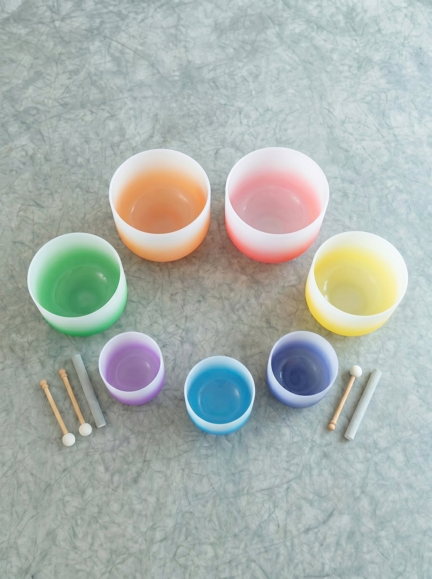 Set de 7 Cuencos de Cuarzo Aura Gradiente  8" - 14"  · 432 Hz
