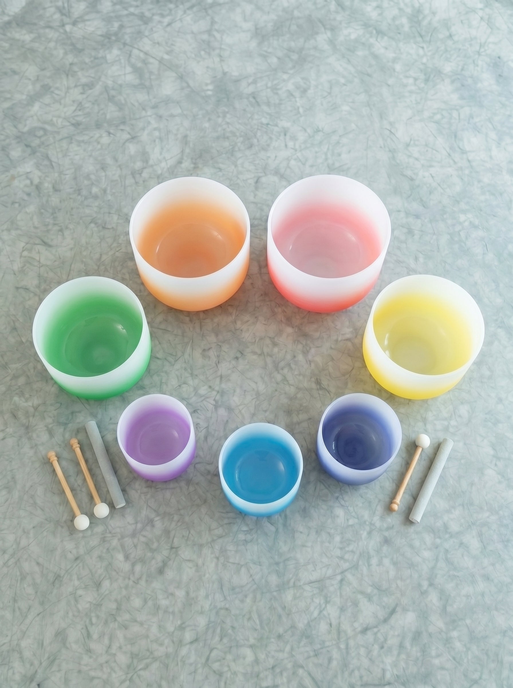 Set de 7 Cuencos de Cuarzo Aura Gradiente  6" - 12"  · 432 Hz