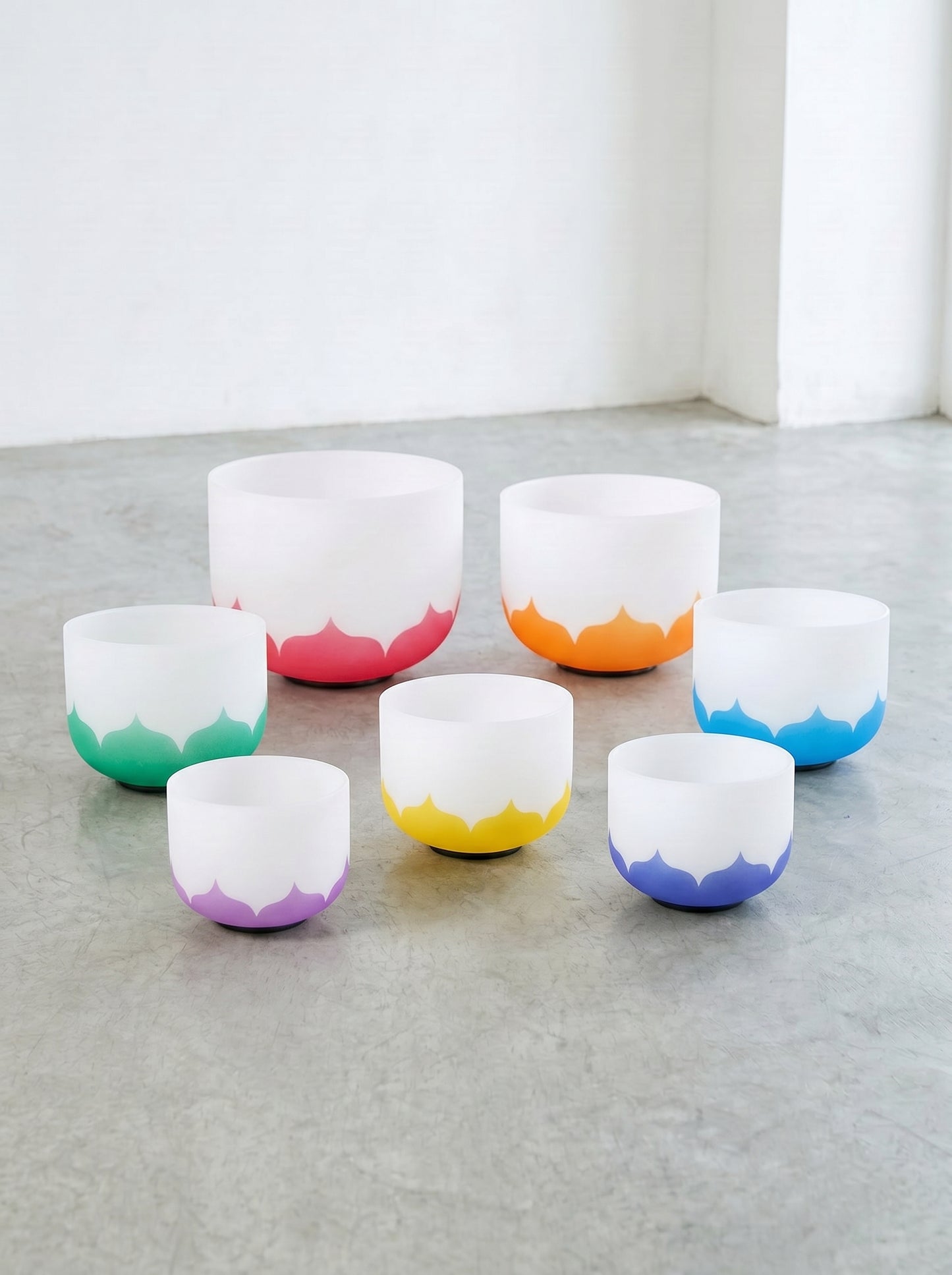 Set de 7 Cuencos de Cuarzo de Colores - Flor de Loto 432 Hz Afinación Precisa (8" - 14") + Bolsos